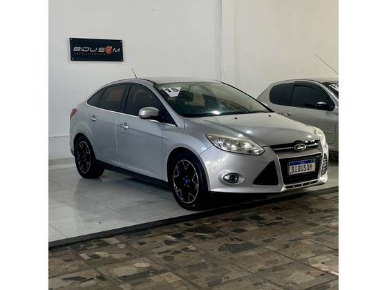 FORD FOCUS 2.0 S SEDAN 16V FLEX 4P POWERSHIFT FORD FOCUS 2.0 S SEDAN 16V FLEX 4P POWERSHIFT